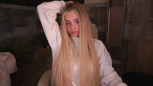 Snapshot of ChloeBrightt chatting on 12/01/25, 09:09 ChloeBrightt online show from 12/01/25, 09:09