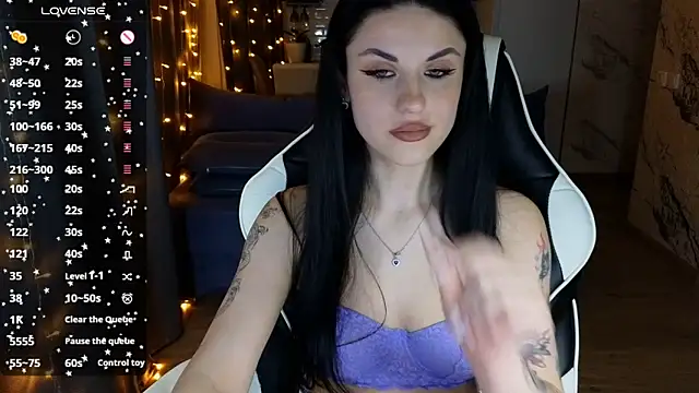 Mary   Moore online show from 01/17/25, 02:18