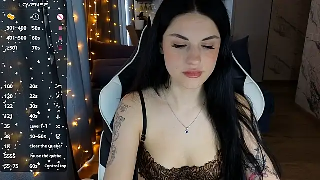 Mary   Moore online show from 02/04/25, 06:57