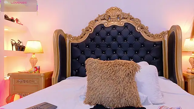 AdelinaVans online show from 11/24/25, 11:32