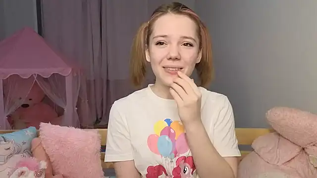 PrincessLittleKiki online show from 02/25/26, 07:01