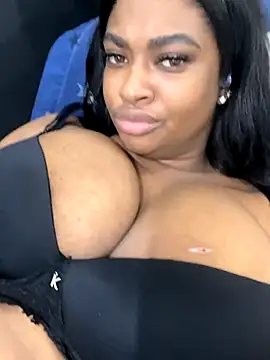 Snapshot of _MARRTINNA_ chatting on 10/15/25, 08:14 MARRTINNA online show from 10/15/25, 08:14