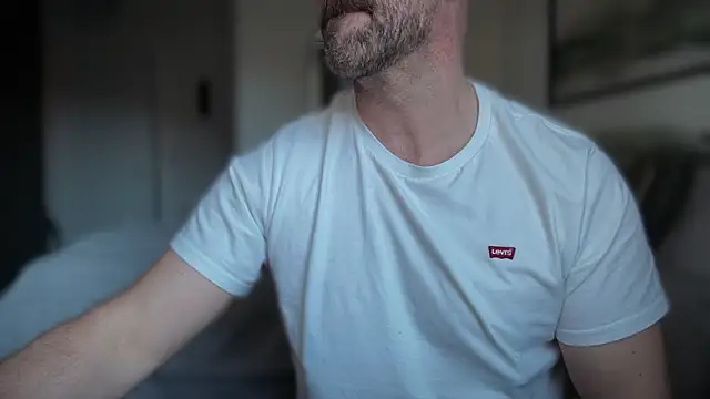 Snapshot of Mr_Beef chatting on 04/06/26, 05:58 Mr Beef online show from 04/06/26, 05:58