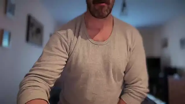 Snapshot of Mr_Beef chatting on 04/11/26, 07:24 Mr Beef online show from 04/11/26, 07:24