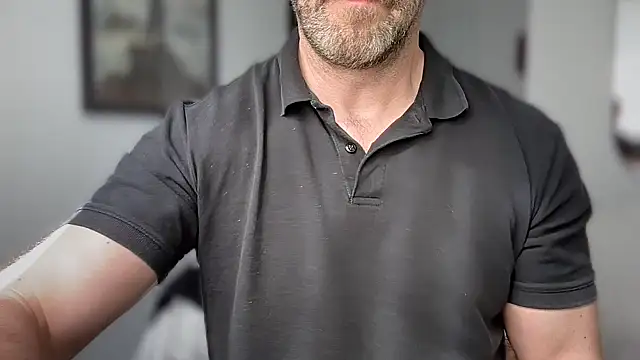 Snapshot of Mr_Beef chatting on 04/14/26, 11:49 Mr Beef online show from 04/14/26, 11:49