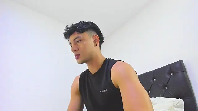 Sebastian-Dash online show from 02/21/25, 01:11