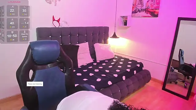 Snapshot of Aliciia_cute1 chatting on 11/27/25, 10:01 Aliciia cute1 online show from 11/27/25, 10:01