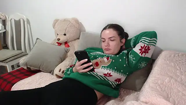 Snapshot of _JustmeHere_ chatting on 12/15/25, 10:25 JustmeHere online show from 12/15/25, 10:25