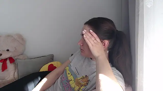 Snapshot of _JustmeHere_ chatting on 12/16/25, 10:31 JustmeHere online show from 12/16/25, 10:31