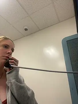 Snapshot of MsLG12301 chatting on 02/18/25, 06:58 MsLG12301 online show from 02/18/25, 06:58