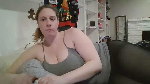 Snapshot of MsLG12301 chatting on 02/24/25, 01:57 MsLG12301 online show from 02/24/25, 01:57