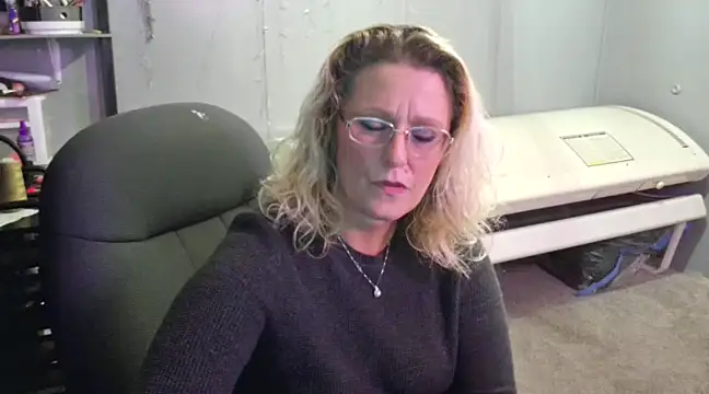 Lisalovely6981 online show from 01/22/25, 10:26