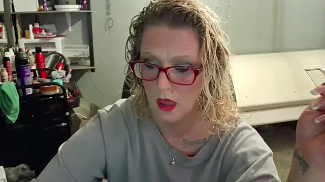 Lisalovely6981 online show from 02/10/25, 11:36