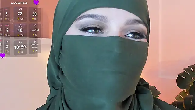 anna-henao online show from 10/04/25, 08:07