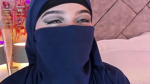 anna-henao online show from 12/13/25, 07:53