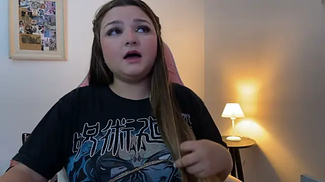 Snapshot of SweetPaige_ chatting on 12/21/25, 03:30 SweetPaige online show from 12/21/25, 03:30