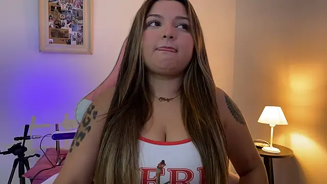 Snapshot of SweetPaige_ chatting on 02/12/26, 03:07 SweetPaige online show from 02/12/26, 03:07