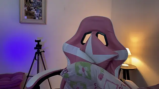 Snapshot of SweetPaige_ chatting on 04/03/26, 08:07 SweetPaige online show from 04/03/26, 08:07