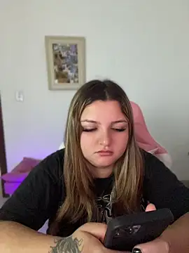 Snapshot of SweetPaige_ chatting on 04/12/26, 11:59 SweetPaige online show from 04/12/26, 11:59