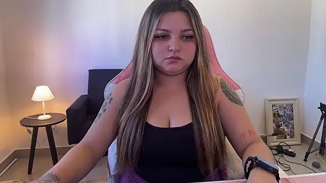 Snapshot of SweetPaige_ chatting on 04/22/26, 05:03 SweetPaige online show from 04/22/26, 05:03