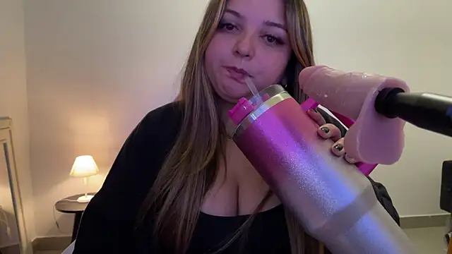 Snapshot of SweetPaige_ chatting on 05/02/26, 11:10 SweetPaige online show from 05/02/26, 11:10