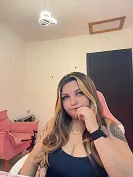 Snapshot of SweetPaige_ chatting on 05/17/26, 04:36 SweetPaige online show from 05/17/26, 04:36