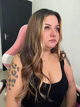 Snapshot of SweetPaige_ chatting on 06/01/26, 11:45 SweetPaige online show from 06/01/26, 11:45