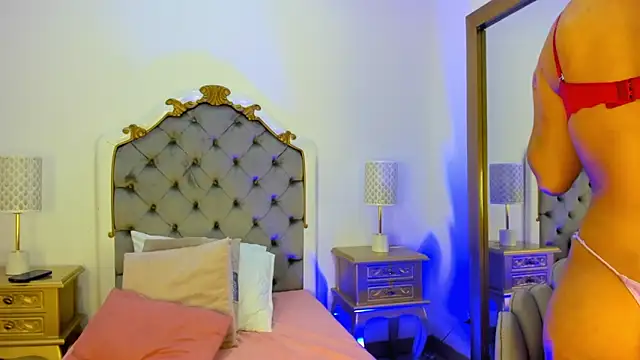 Pushaina   online show from 12/18/24, 03:15