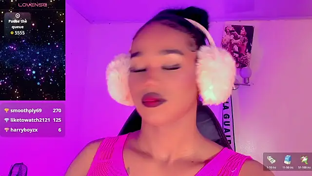 naomy  xx online show from 12/14/25, 12:43