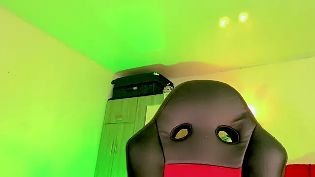 Snapshot of naomy__xx chatting on 03/19/26, 03:21 naomy xx online show from 03/19/26, 03:21