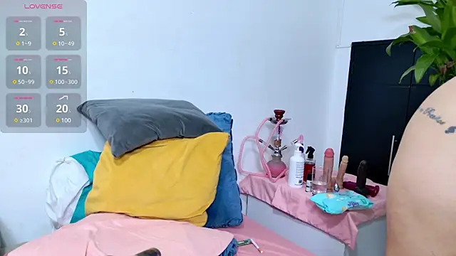 Snapshot of jamilaross chatting on 12/27/24, 10:59 jamilaross online show from 12/27/24, 10:59