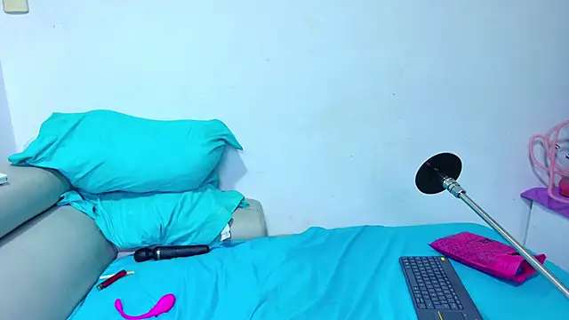 Snapshot of jamilaross chatting on 01/06/25, 04:47 jamilaross online show from 01/06/25, 04:47