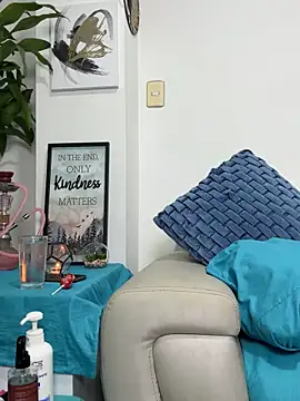 Snapshot of jamilaross chatting on 02/12/25, 04:44 jamilaross online show from 02/12/25, 04:44