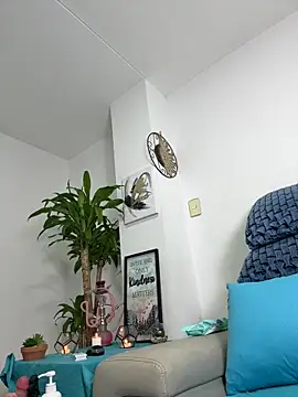 Snapshot of jamilaross chatting on 02/13/25, 04:11 jamilaross online show from 02/13/25, 04:11