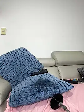 Snapshot of jamilaross chatting on 02/15/25, 04:47 jamilaross online show from 02/15/25, 04:47