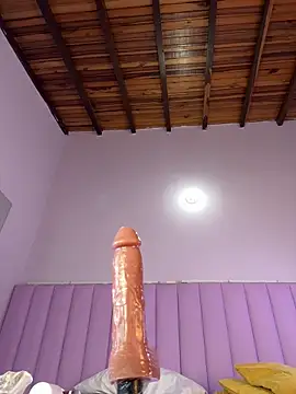 Snapshot of jamilaross chatting on 10/05/25, 09:29 jamilaross online show from 10/05/25, 09:29