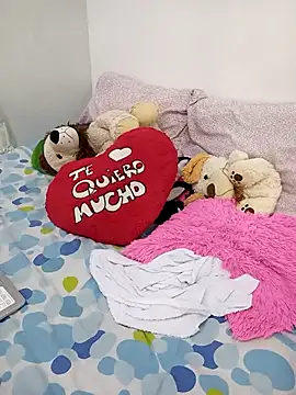 Snapshot of Amy_sweet-03 chatting on 03/07/25, 01:42 Amy sweet-03 online show from 03/07/25, 01:42