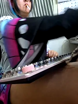 Derry Cooper online show from 04/03/26, 01:25