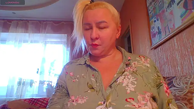 mira robinsonnn online show from 10/17/25, 02:37