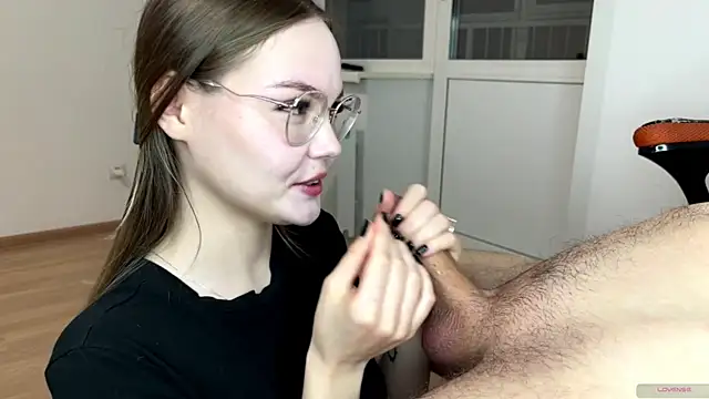 Snapshot of sexstar_lif3style chatting on 11/14/25, 05:44 sexstar lif3style online show from 11/14/25, 05:44