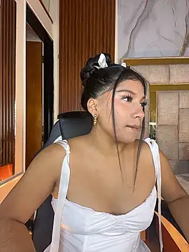 LinnaGardenia online show from 01/07/26, 01:24