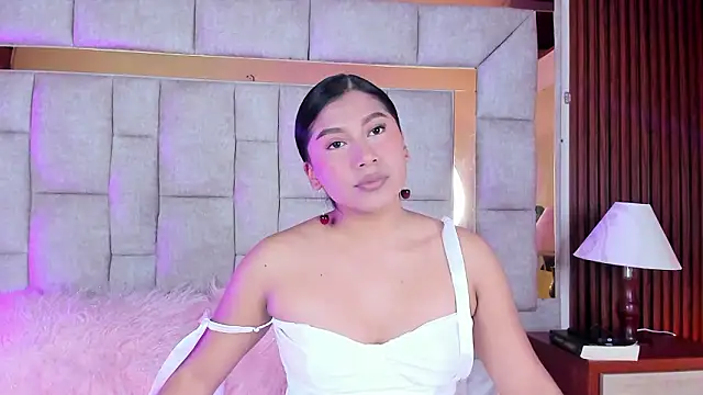 LinnaGardenia online show from 02/05/26, 02:00