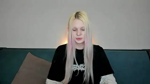 Snapshot of sashakiss99 chatting on 12/01/24, 09:59 sashakiss99 online show from 12/01/24, 09:59