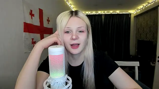 Snapshot of sashakiss99 chatting on 01/02/25, 05:07 sashakiss99 online show from 01/02/25, 05:07