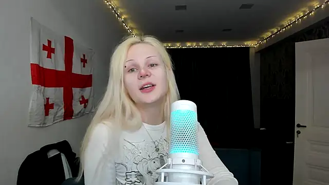 Snapshot of sashakiss99 chatting on 03/01/25, 03:05 sashakiss99 online show from 03/01/25, 03:05