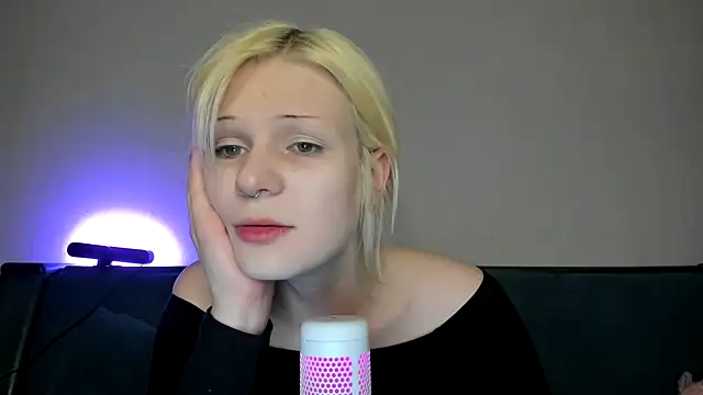 Snapshot of sashakiss99 chatting on 03/05/25, 08:21 sashakiss99 online show from 03/05/25, 08:21