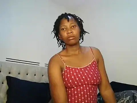 Petitiebooty online show from 02/11/25, 07:23