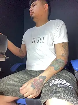 Snapshot of DickMasterfindom chatting on 07/10/26, 02:38 DickMasterfindom online show from 07/10/26, 02:38