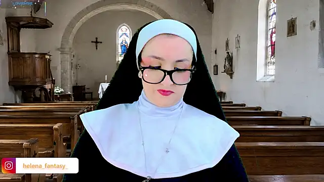 Snapshot of helenas_fantasy chatting on 06/18/26, 04:24 helenas fantasy online show from 06/18/26, 04:24