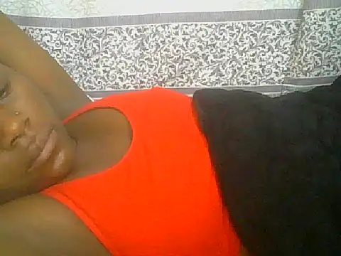 Snapshot of pretty_nanah chatting on 10/14/25, 08:37 pretty nanah online show from 10/14/25, 08:37